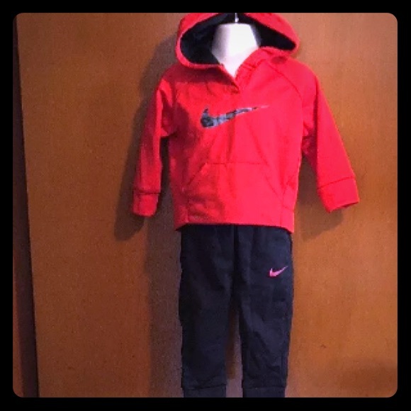 Nike Other - Nike Baby Boy Red & Black 2pc Sweatsuit sz 12mo